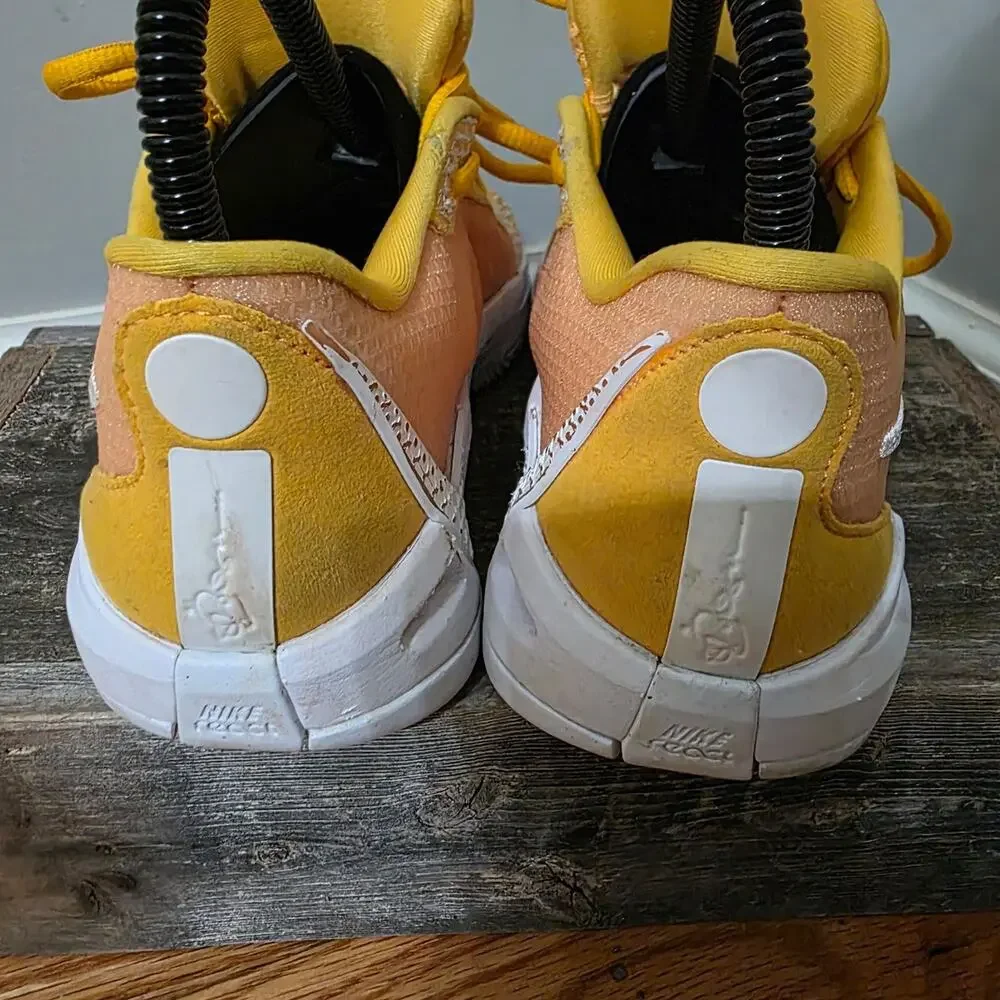 Nike Sabrina 1 Iconic Basketball Shoes Yellow Youth Size 5